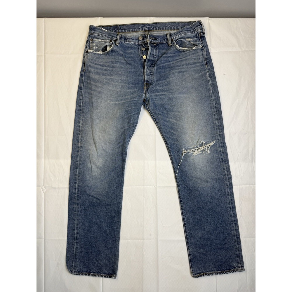 Levis 501 Jeans Mens  actual measured size 36x32  Blue Original  Button Fly